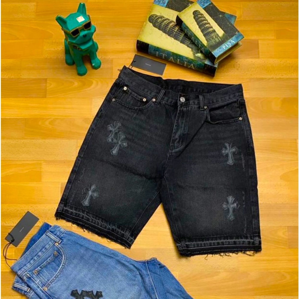 Black icon shorts very nice and good fabric hurry up before it’s gone